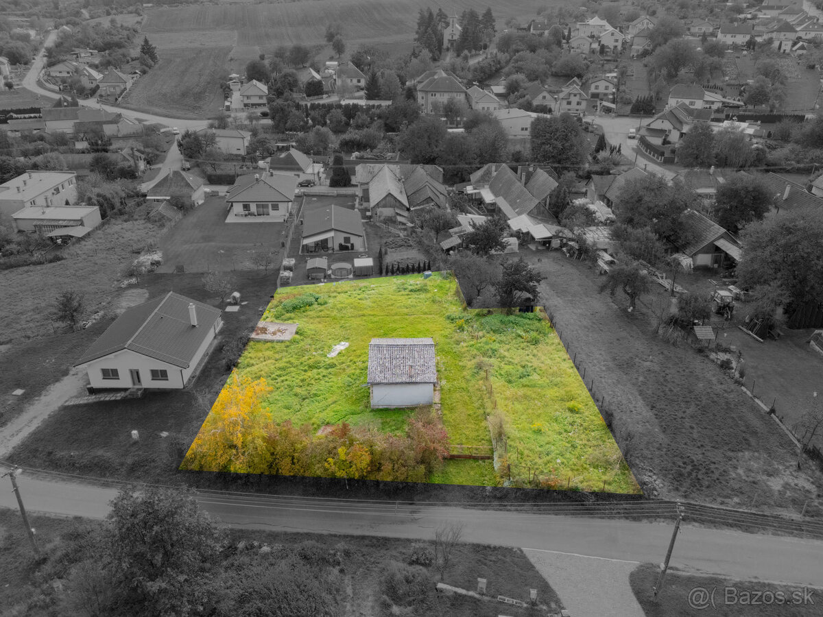 Exkluzívne iba u nás na predaj stavebný pozemok 1251m2 , Bre - 2