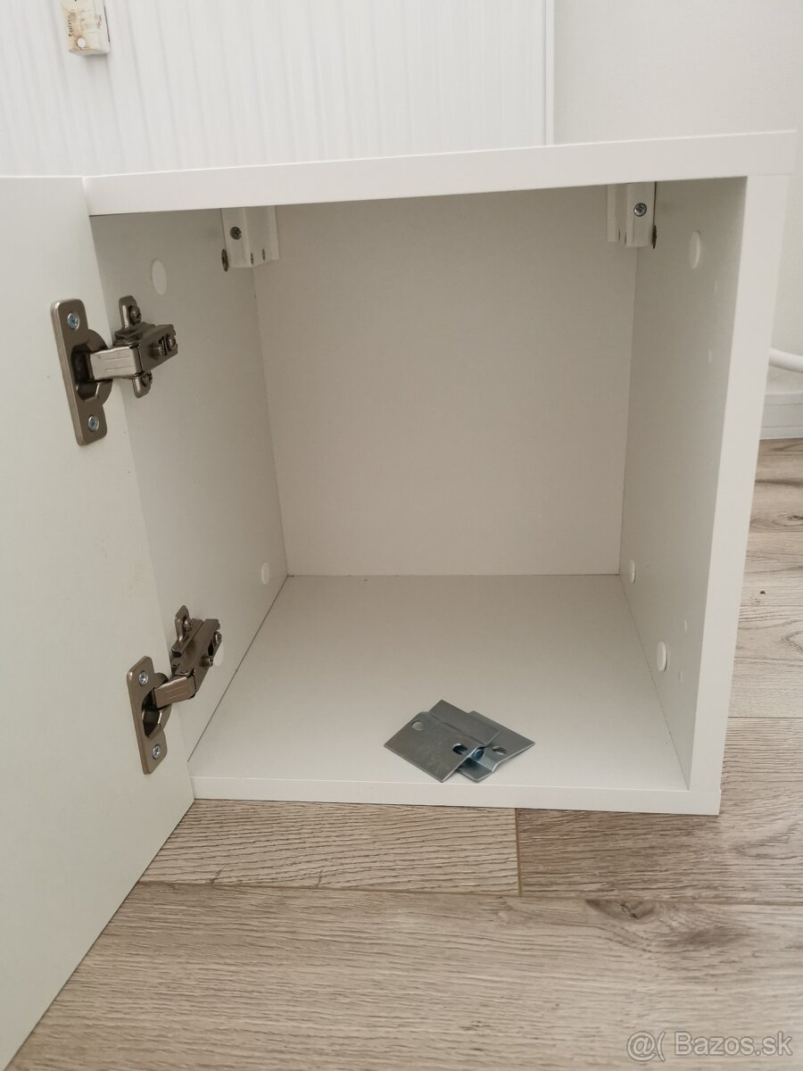 Závesná skrinka - 2