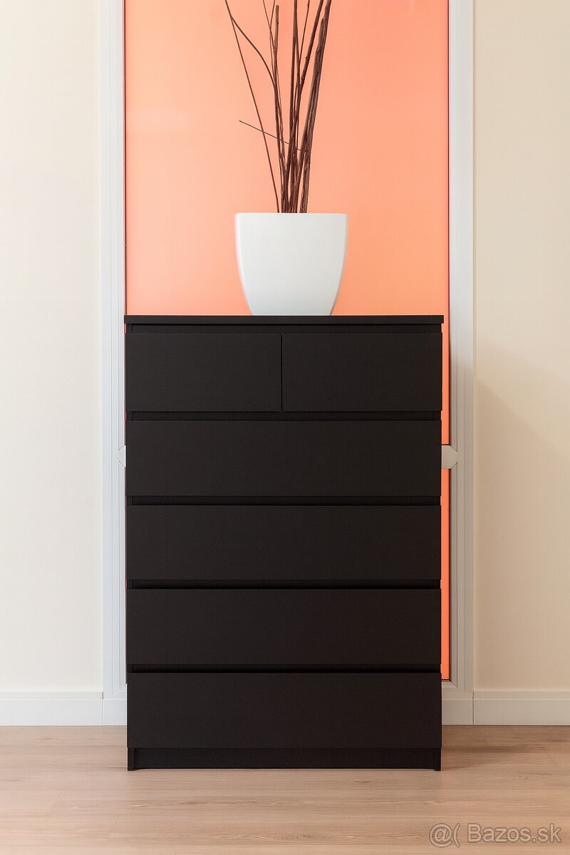 Dyhovana cierna suflikova komoda IKEA - 2