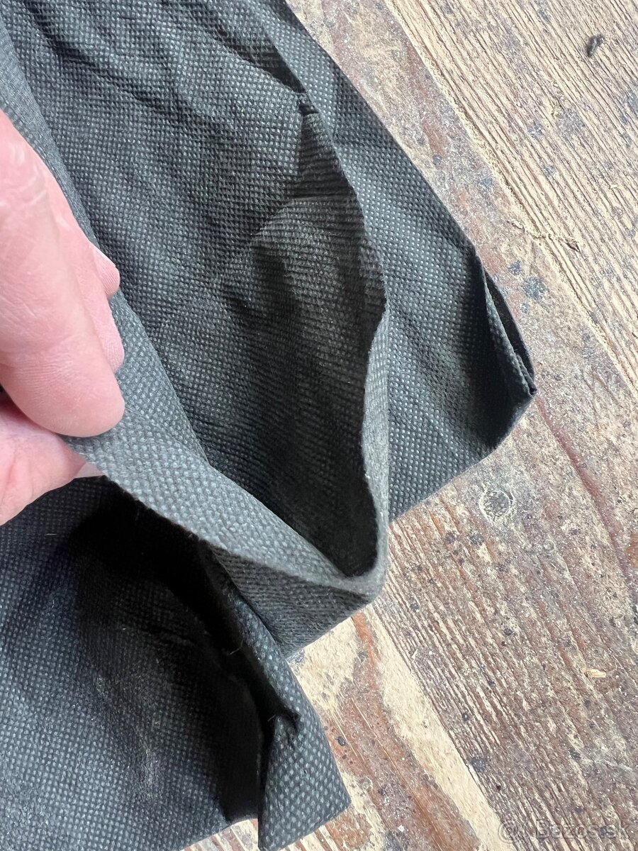 netkaná textília čierna - 2