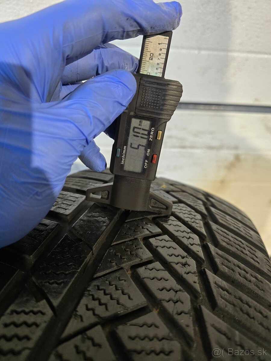 Zimné Pneu Continental 215/65 R17 - 2