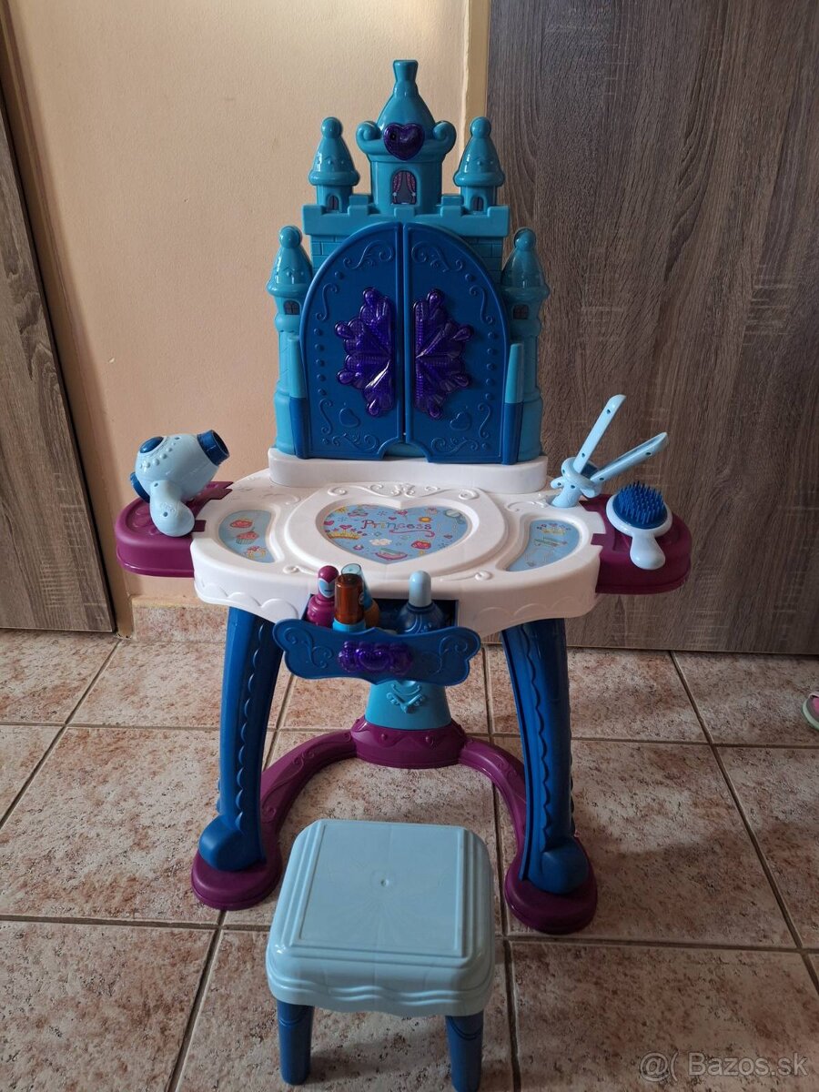 Detský toaletný stolík - 2