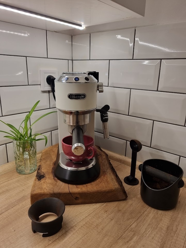 De'Longhi Dedica EC 685 - 2