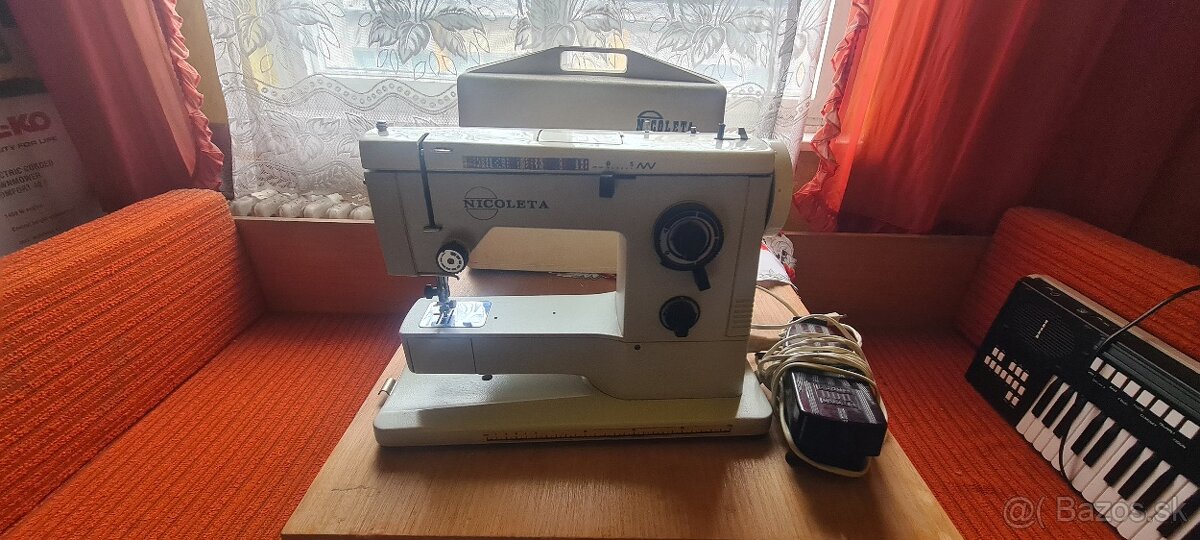 Kufríkový šijací stroj - 2