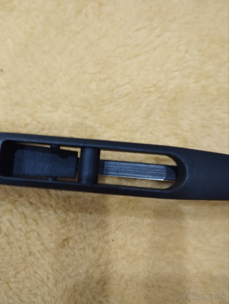 Zadny stierač na suzuki swift - 2