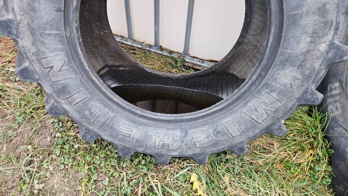 Traktorova pneu 440/65 r24 michelin - 2