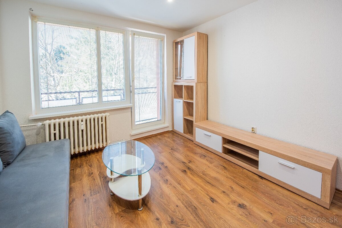 REZERVOVANÉ - Garsonka s balkónom na sídlisku Banisko - 2