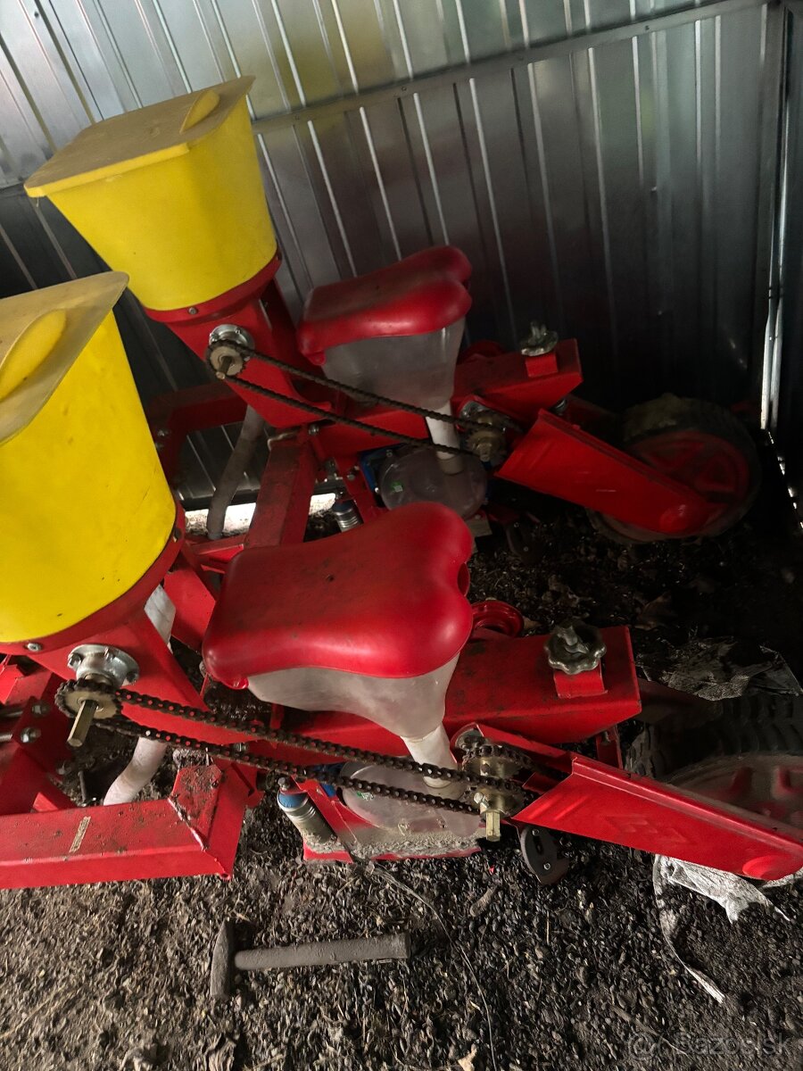 Predám dvojriadkovú sejacku na kukuricu - 2