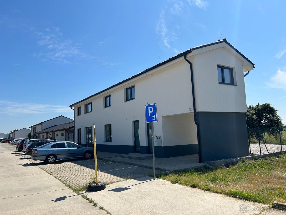 Objekt na bývanie aj podnikanie v Senci - 2