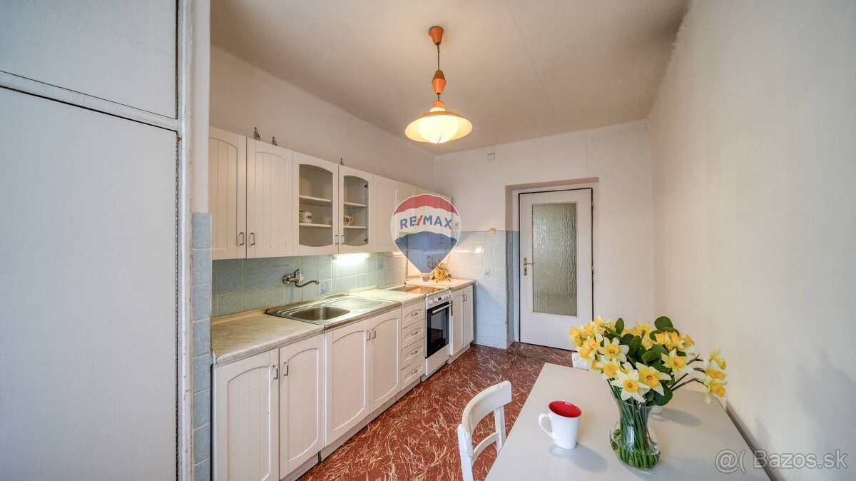 Priestranný 3-izbový byt v centre Piešťan - 2