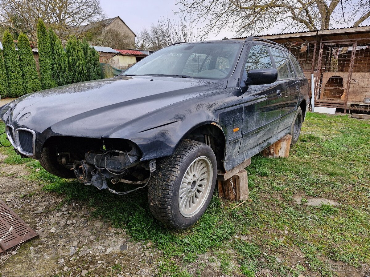 BMW e39 touring facelift diely - 2