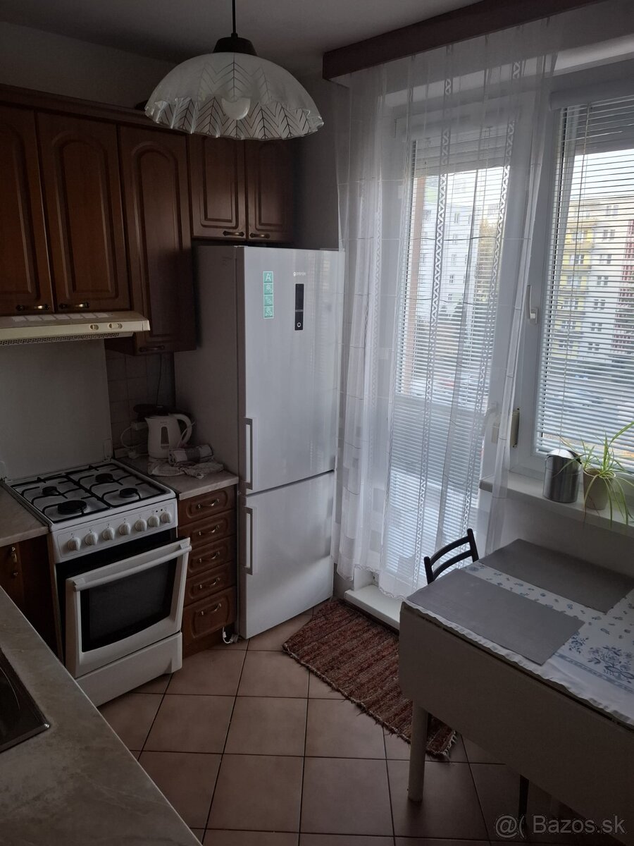 Prenajmem 2,5 izbový byt v Ružinove - 2