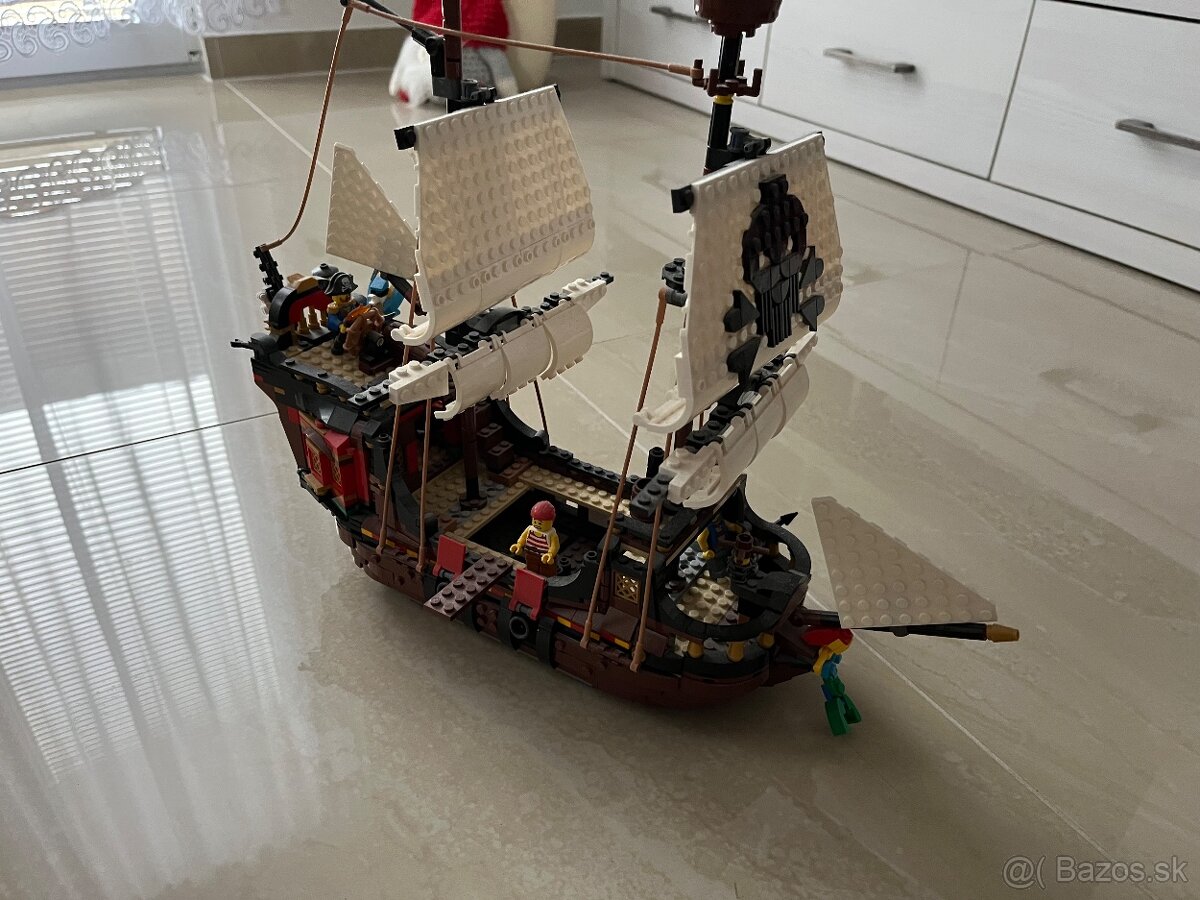 LEGO pirátska loď - 2