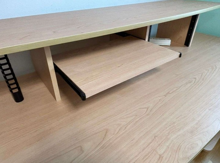 Kancelársky stôl - 2