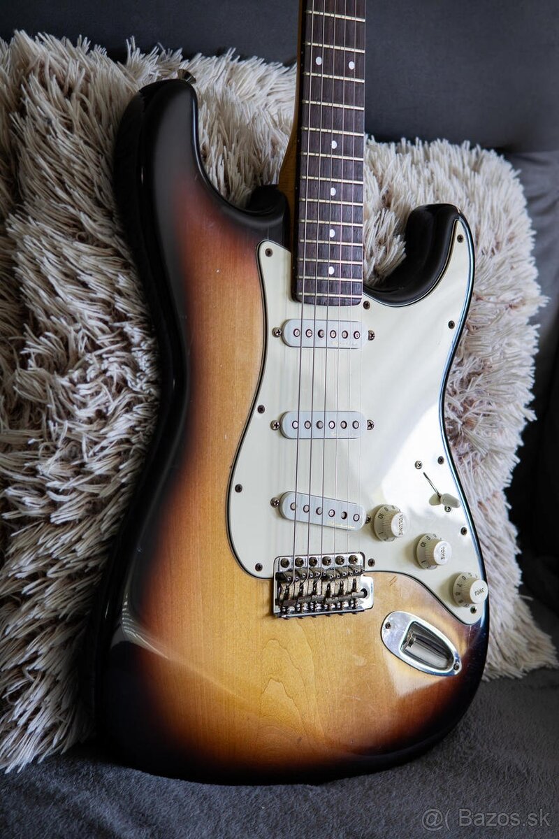 Fender Stratocaster Japan 80s - 2