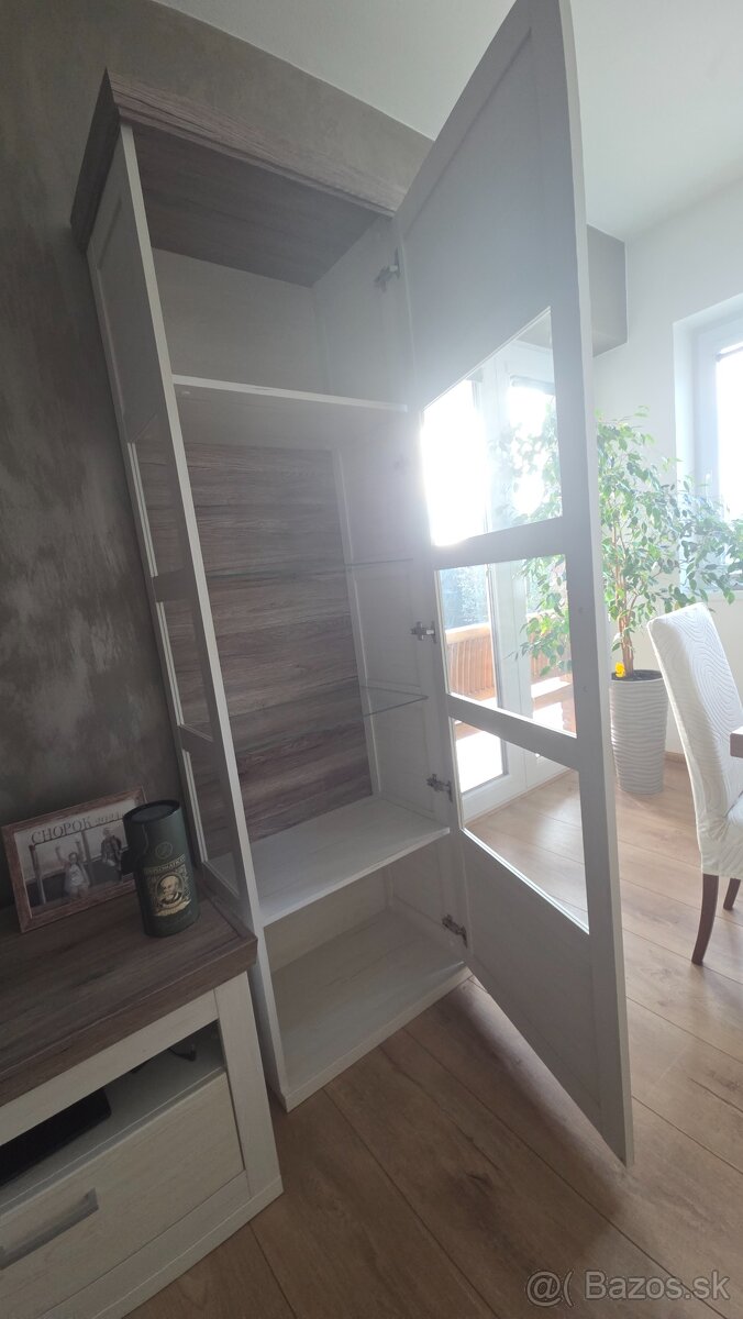 Skrinka na Poháre - 2