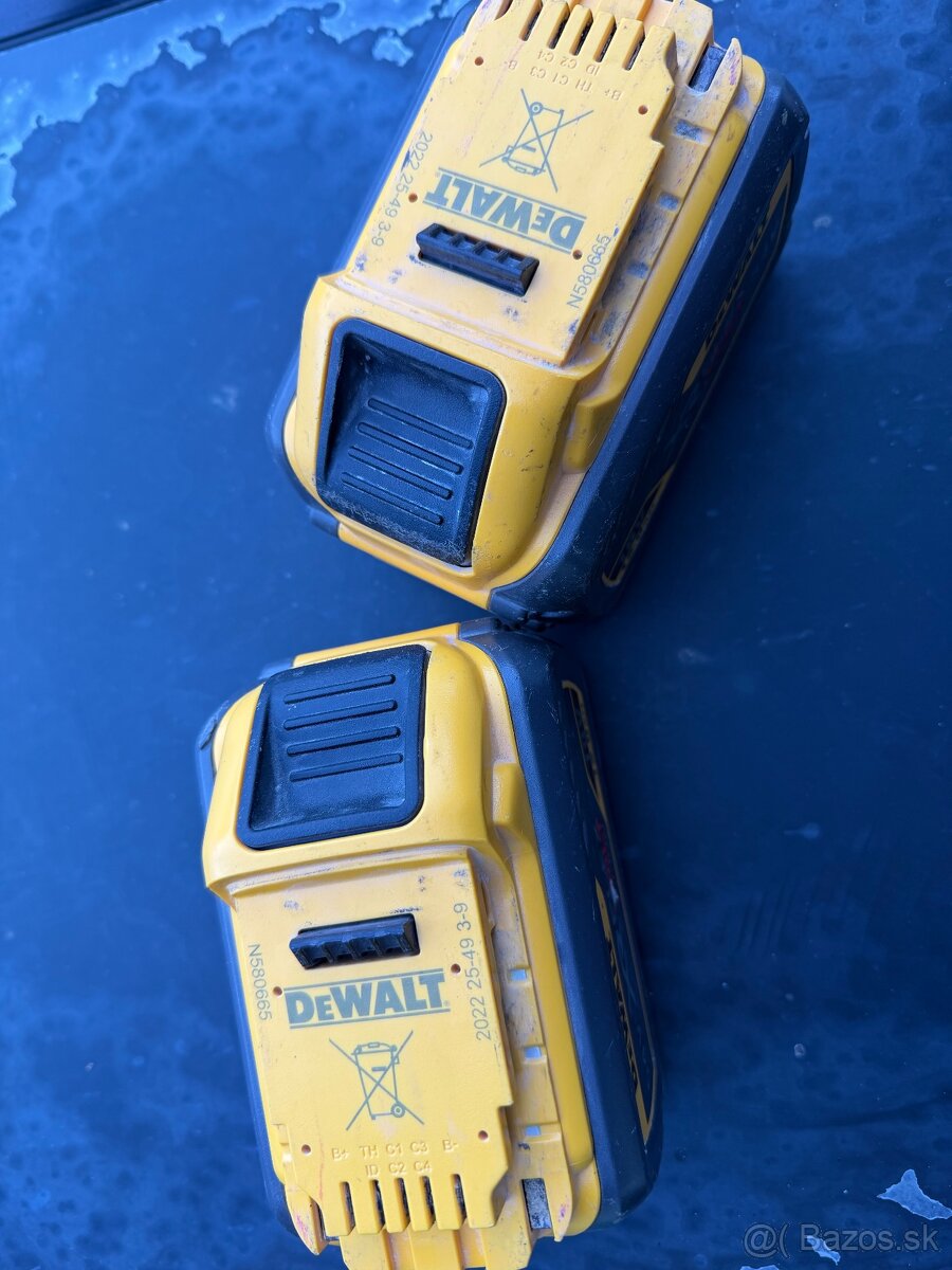 Dewalt batérie NEFUNKČNE - 2