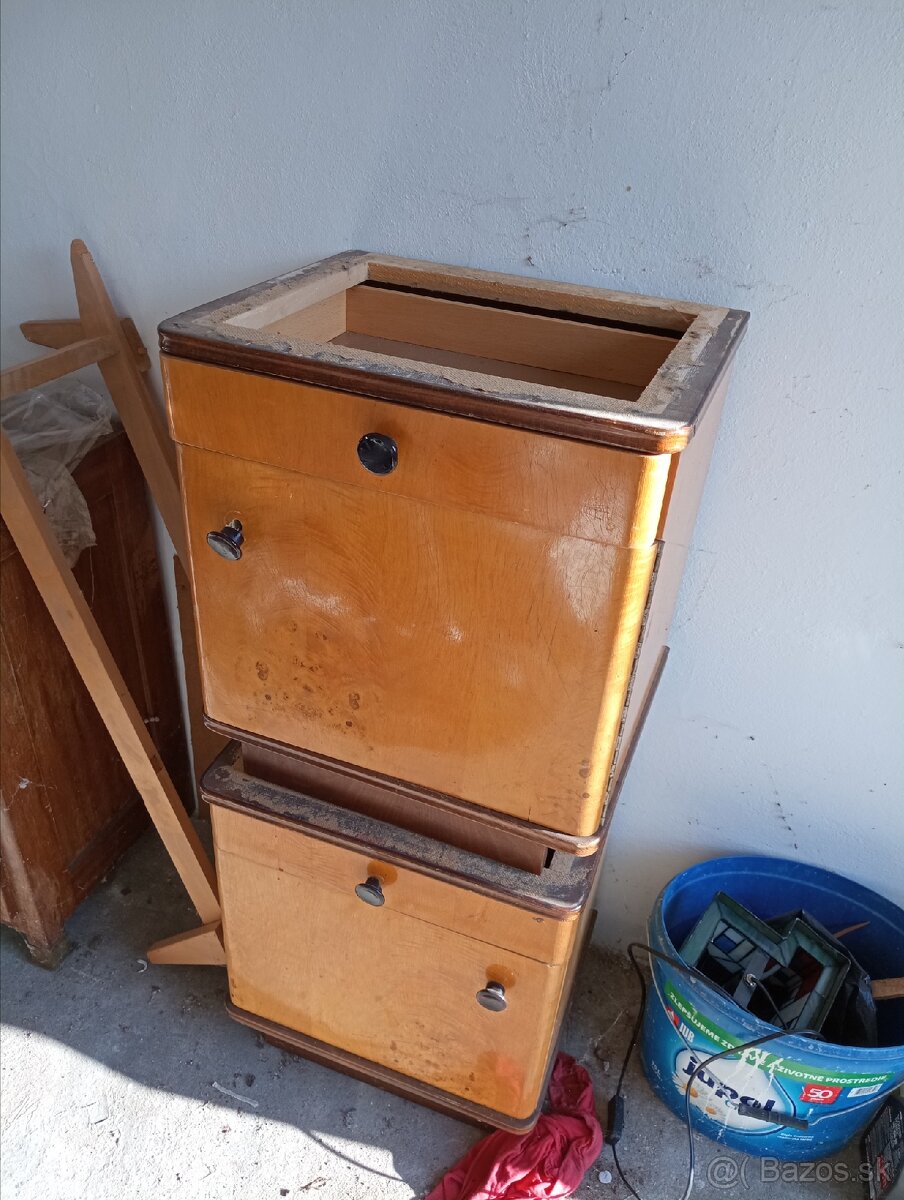 Starožitná skrinka - 2