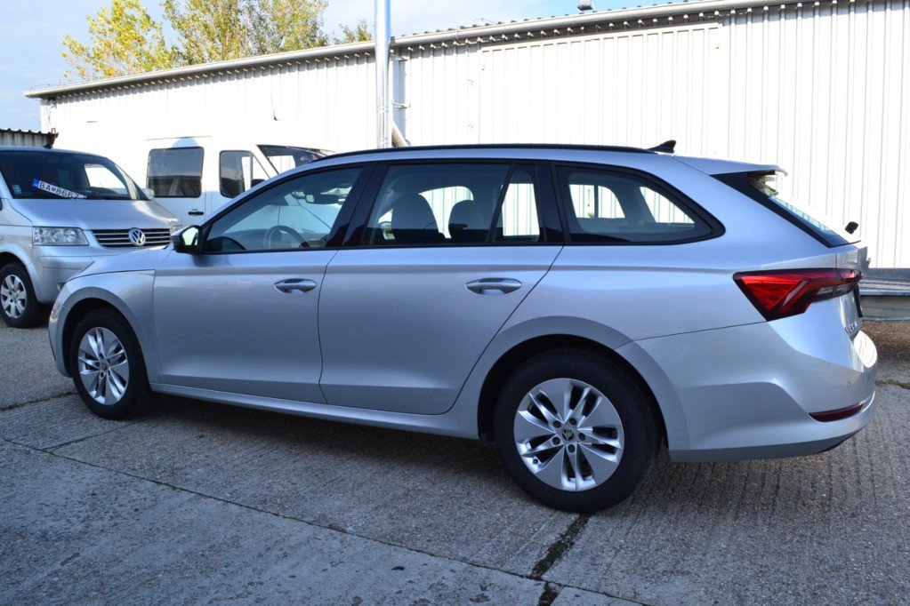 Škoda Octavia Combi 2.0 TDI DSG Virtual Cocpit - 2
