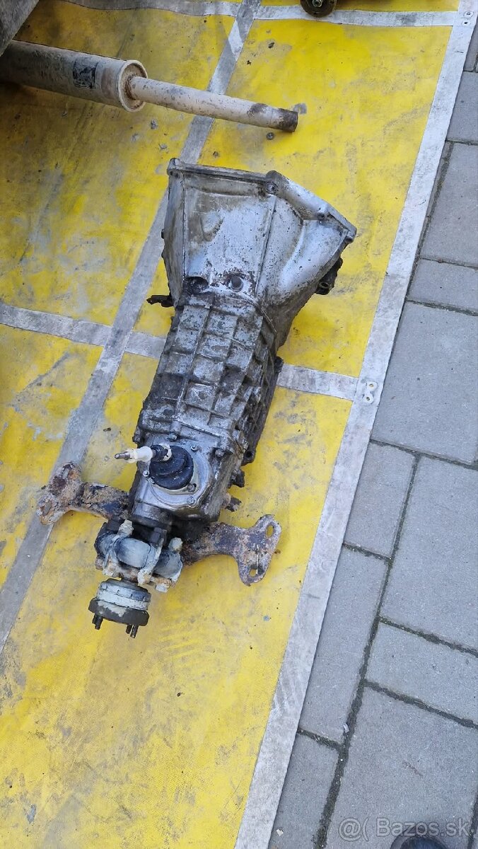 Lada niva 5 stupňová prevodovka a prídavná.