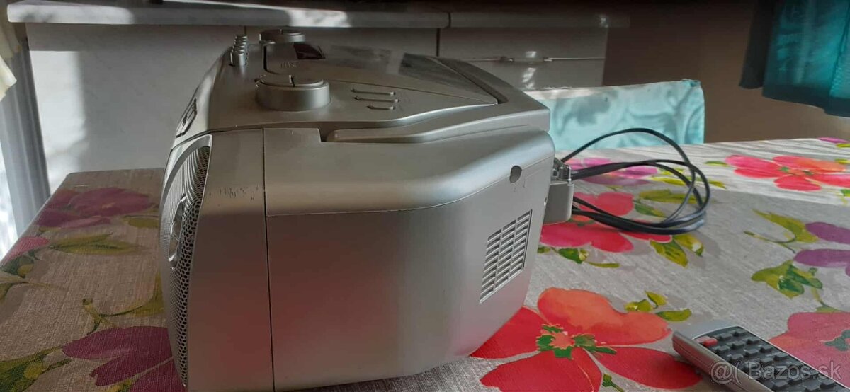 radiomagnetofon s cd JVC - 2