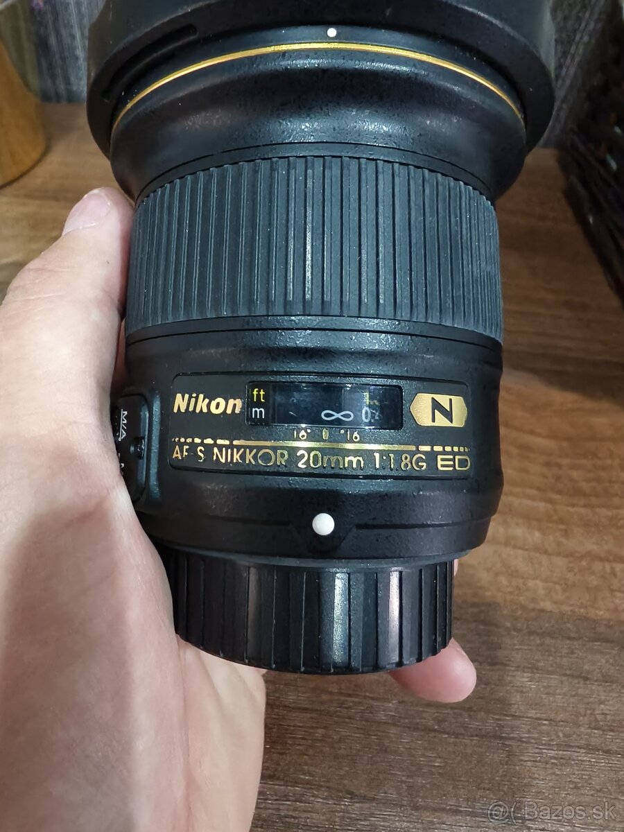 Nikon AF-S Nikkor 20mm f/1.8G ED, Manfrotto 055cxpro4 - 2