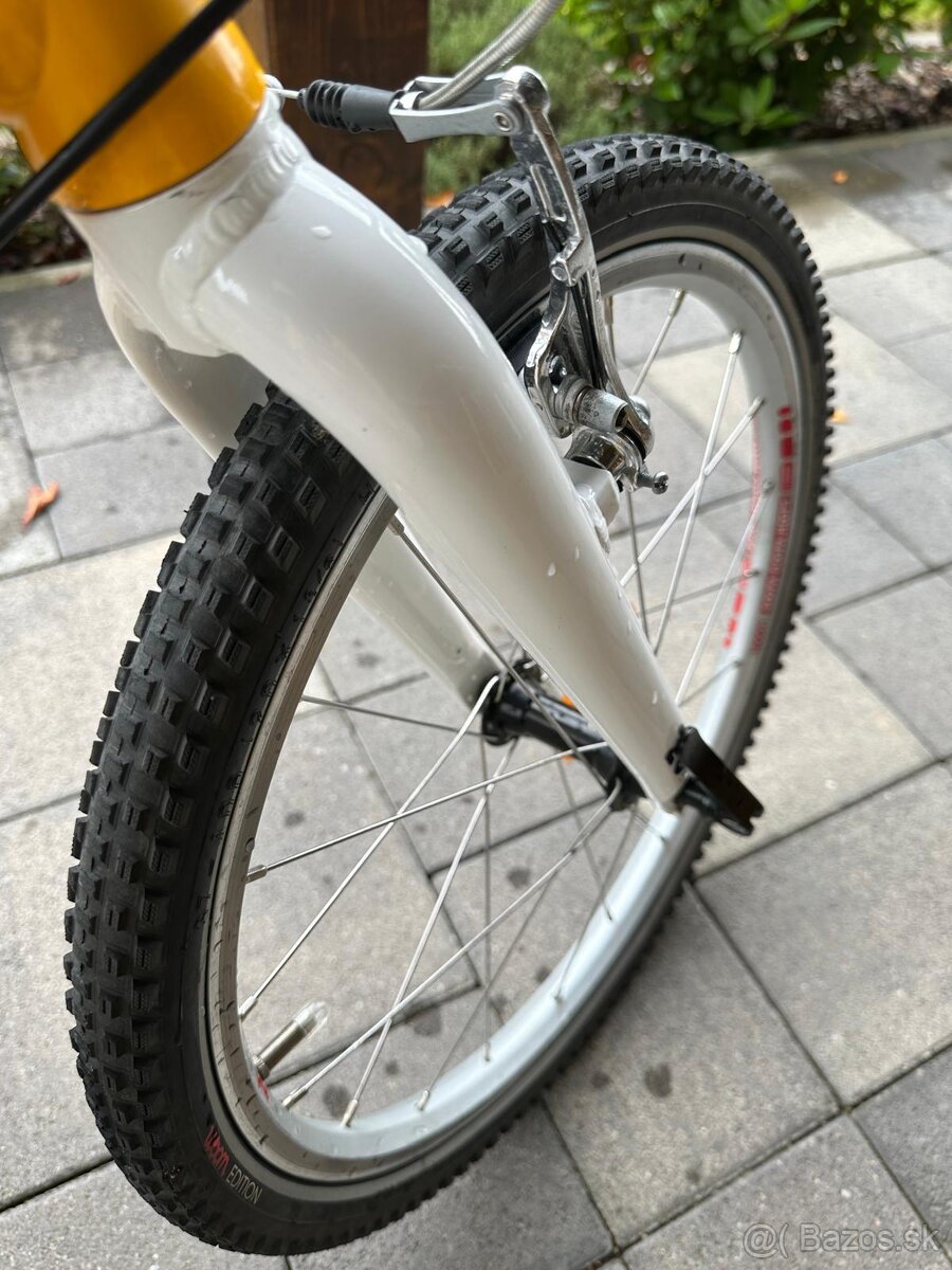 Predam Woom 4 zlty bicykel so stojanom - 2