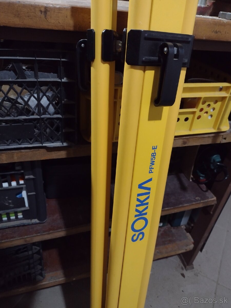 Drevený statív Sokkia - 2