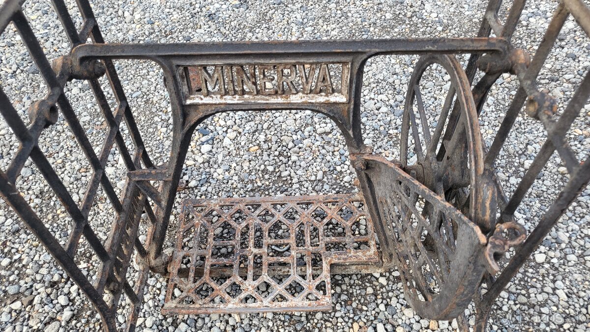 Starožitný šijací stroj - 2