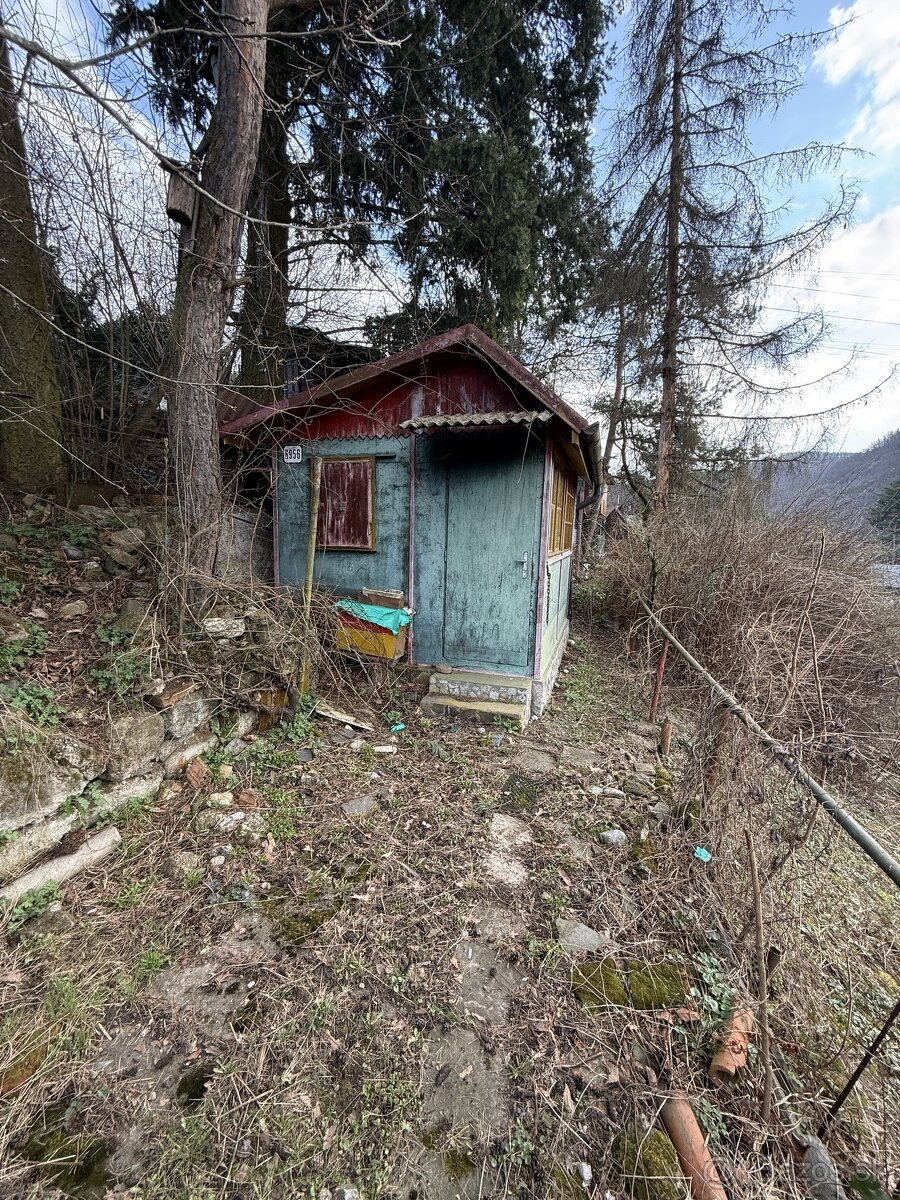 Pozemok 604m2 s chatkou Zvolen Neresnica - 2