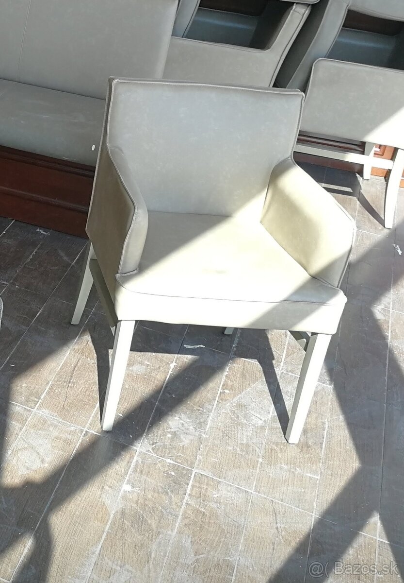 VELMI POHODLNE kresla 18ks - 2