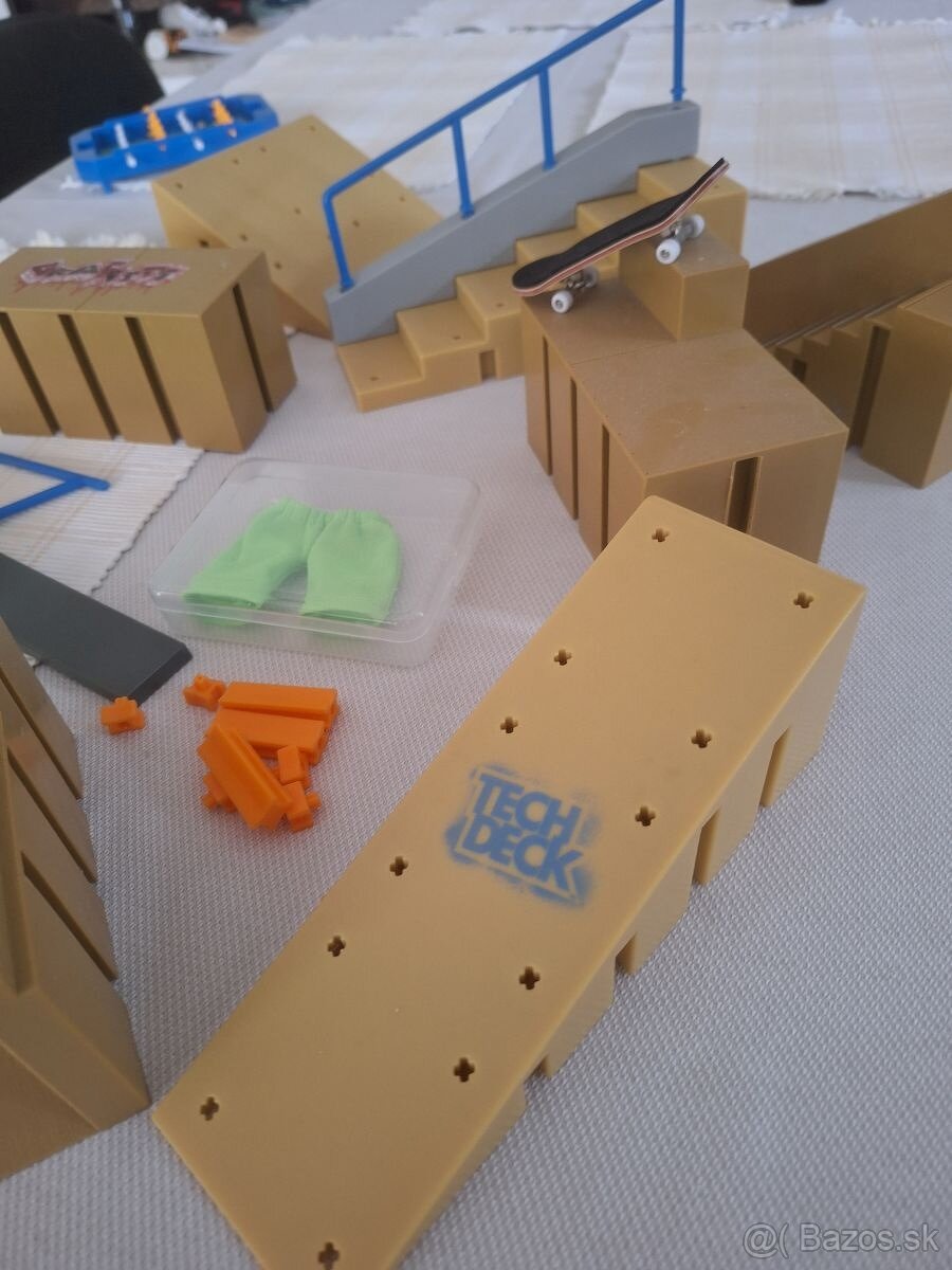 mini skateboard a skejt park finger - 2