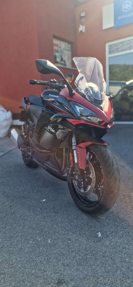 Kawasaki Ninja 1000SX - 2