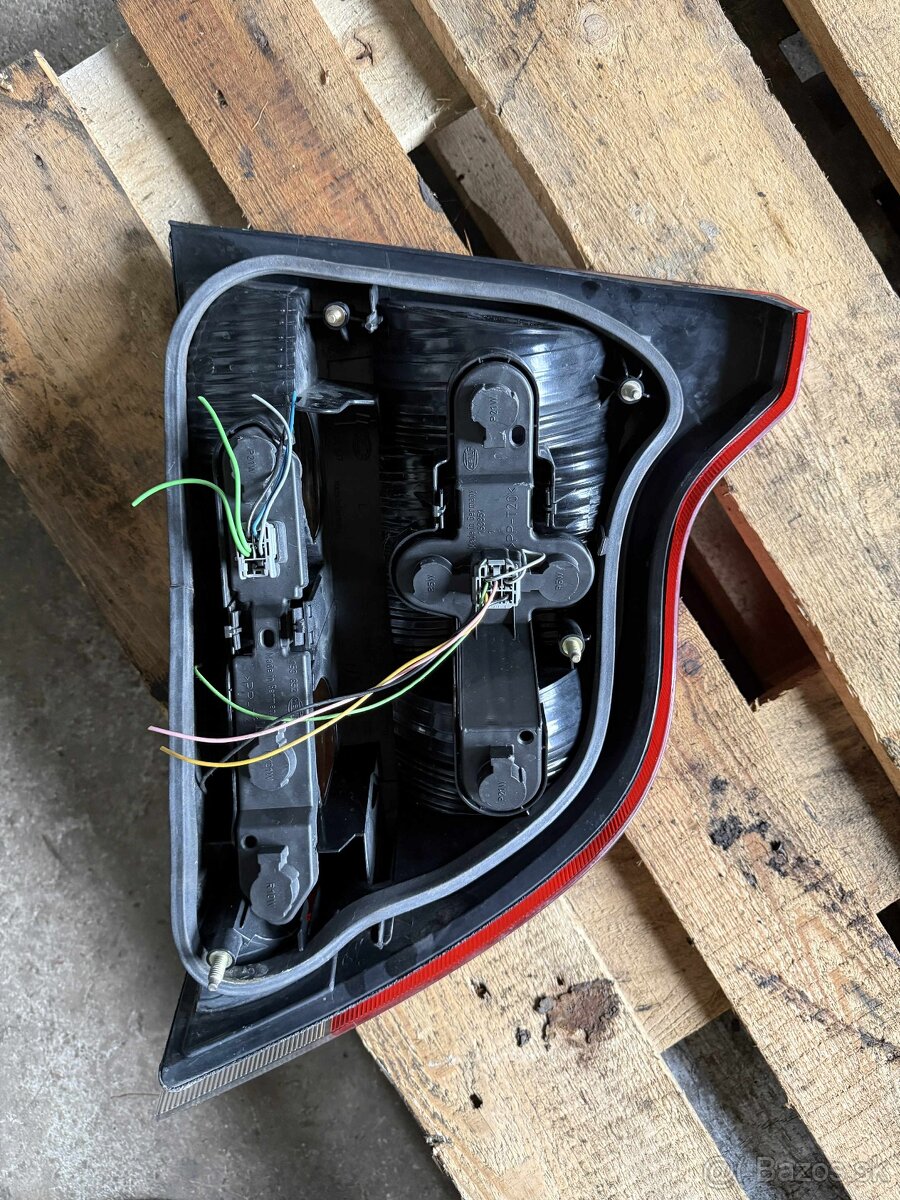 Zadne svetlo volvo s60 lave - 2