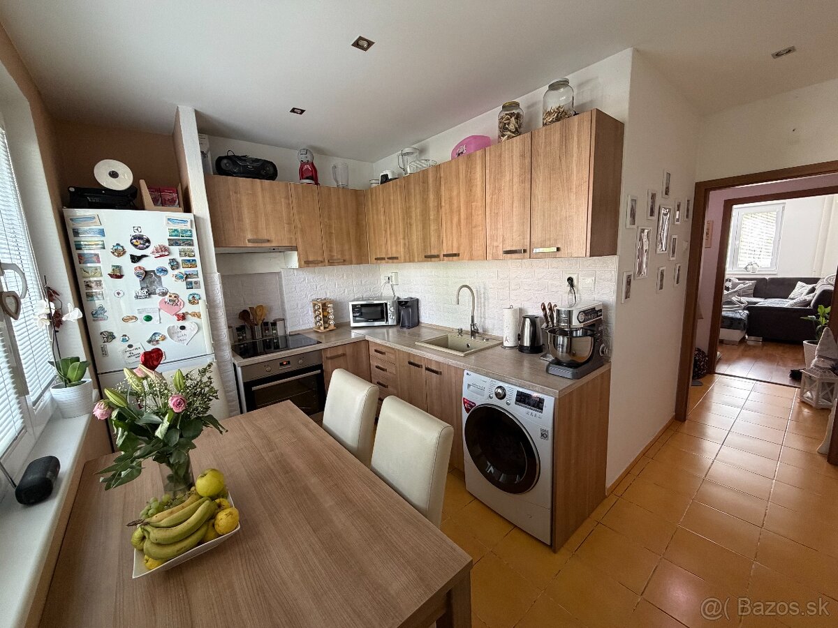 ZNÍŽENÁ CENA Na predaj 3izbový byt 65m2-Topoľčany - 2