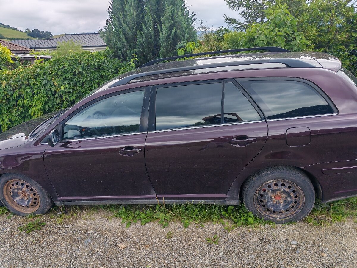 Toyota Avensis Kombi T25 - 2