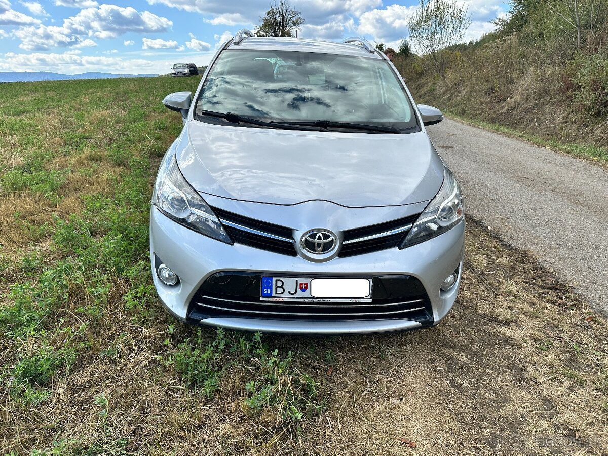 Toyota Verso 1.6 d, rok 2014 - 2
