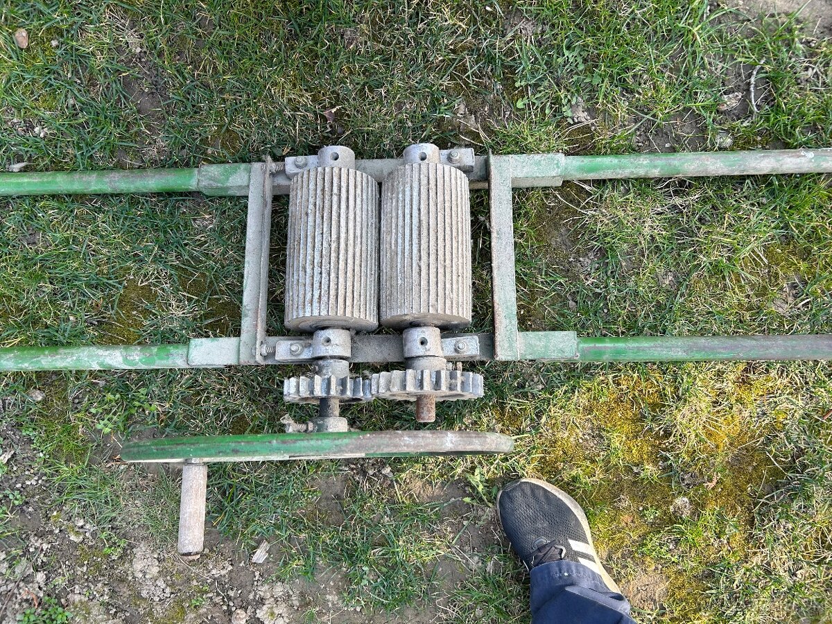 Mlynček na hrozno - 2