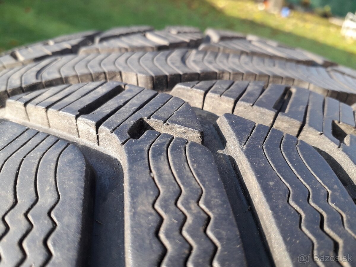 225/45 r18 zimne pneumatiky - 2