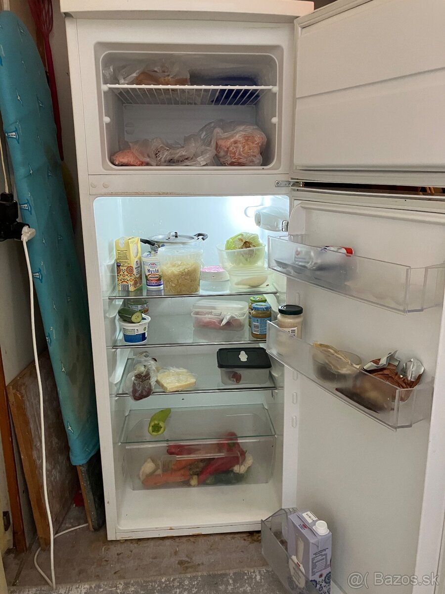 Chladnička s mrazničkou elektrolux EJ2301AOW2 - 2