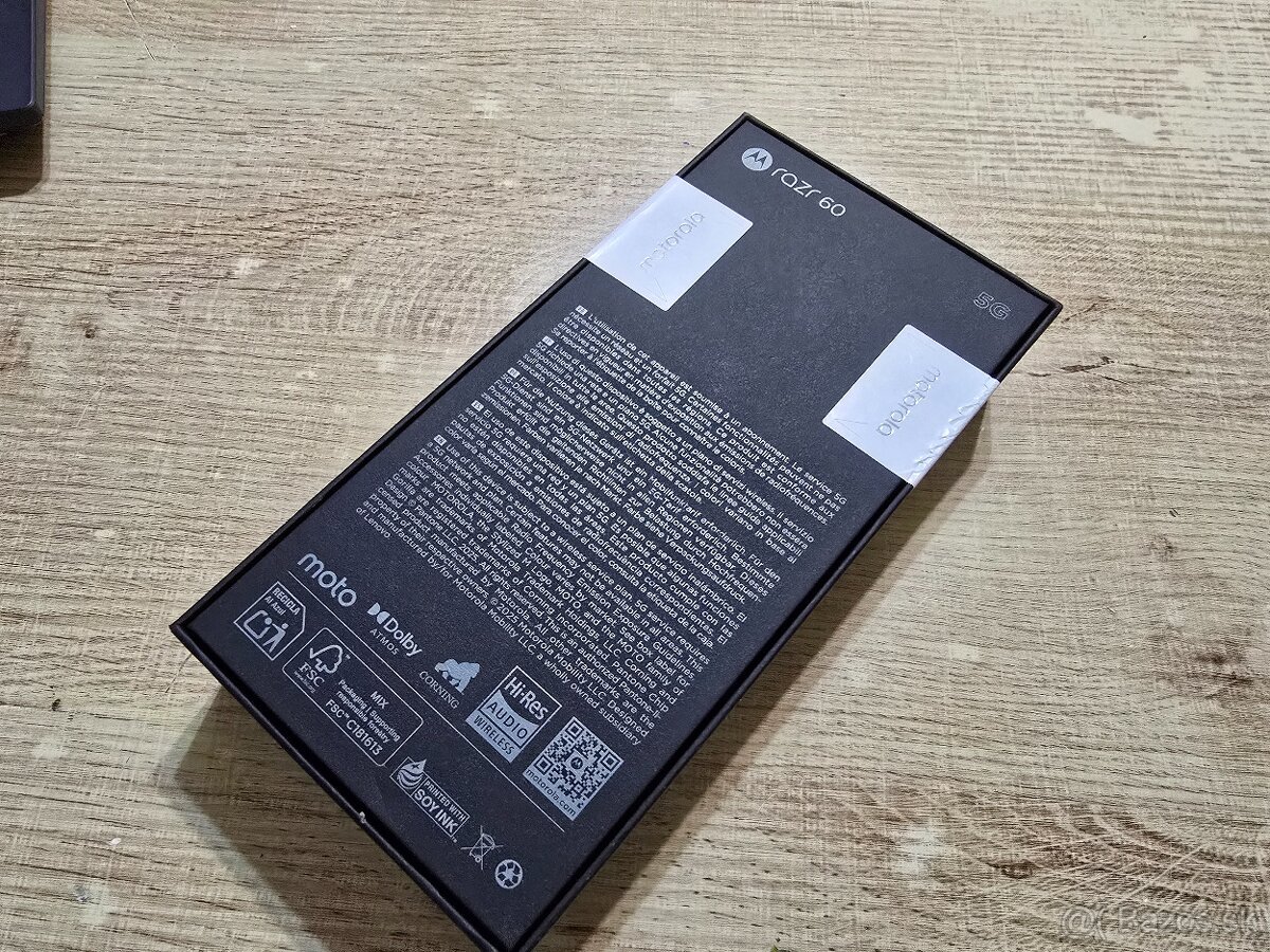 Motorola Razr 60 256gb 8gb ram nepouzita neodbalena bol to d - 2