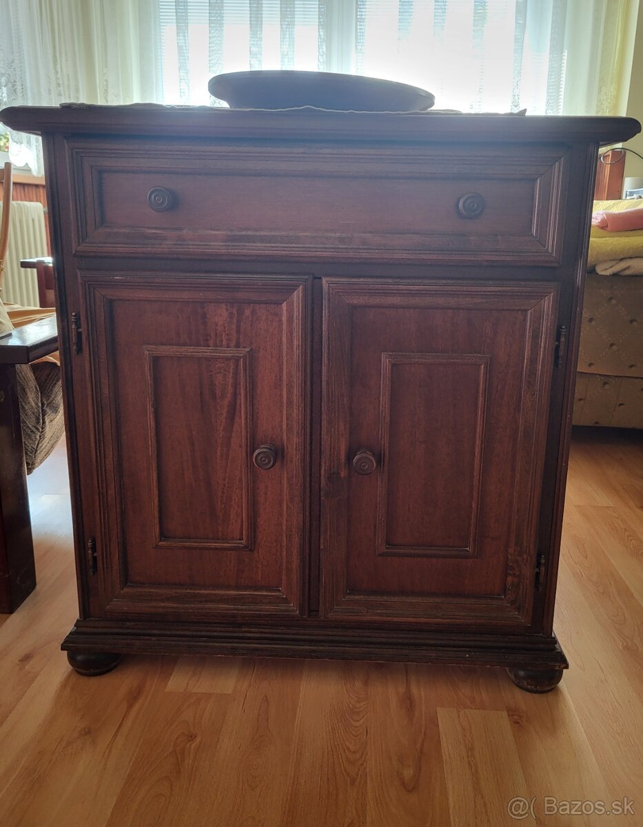 Komoda - 2