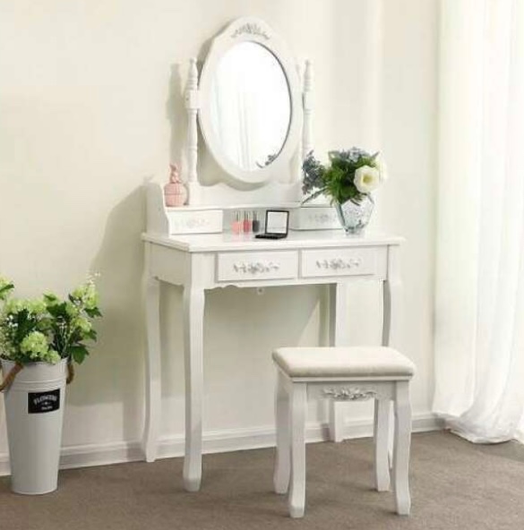 Toaletný stolík - 2