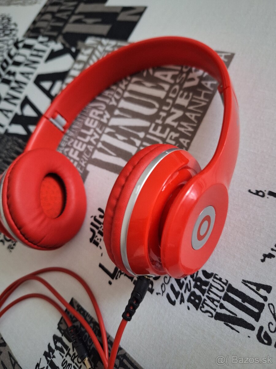 Červené káblové slúchadlá - 2