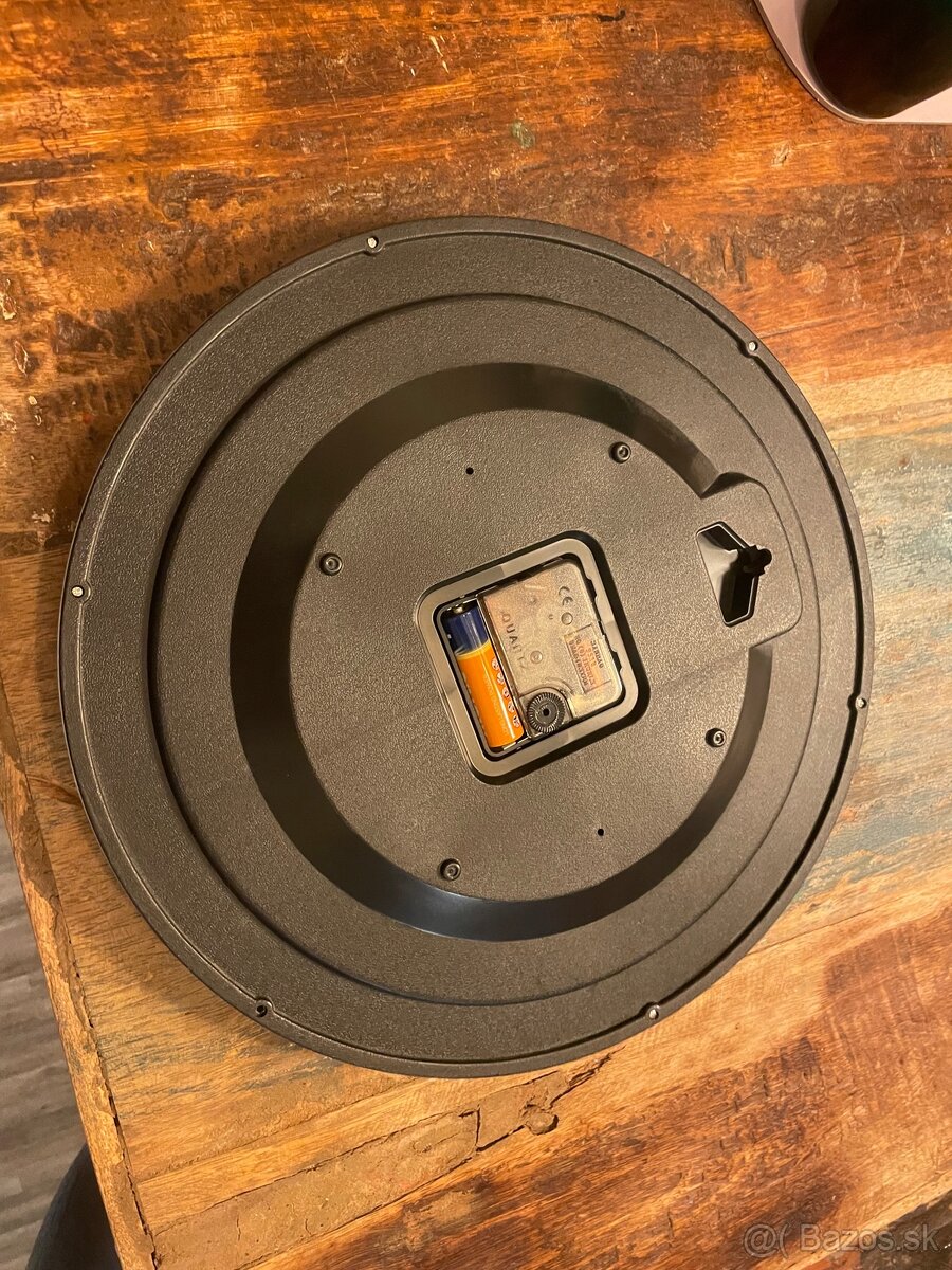 Nástenné hodiny s tichým chodom - 2