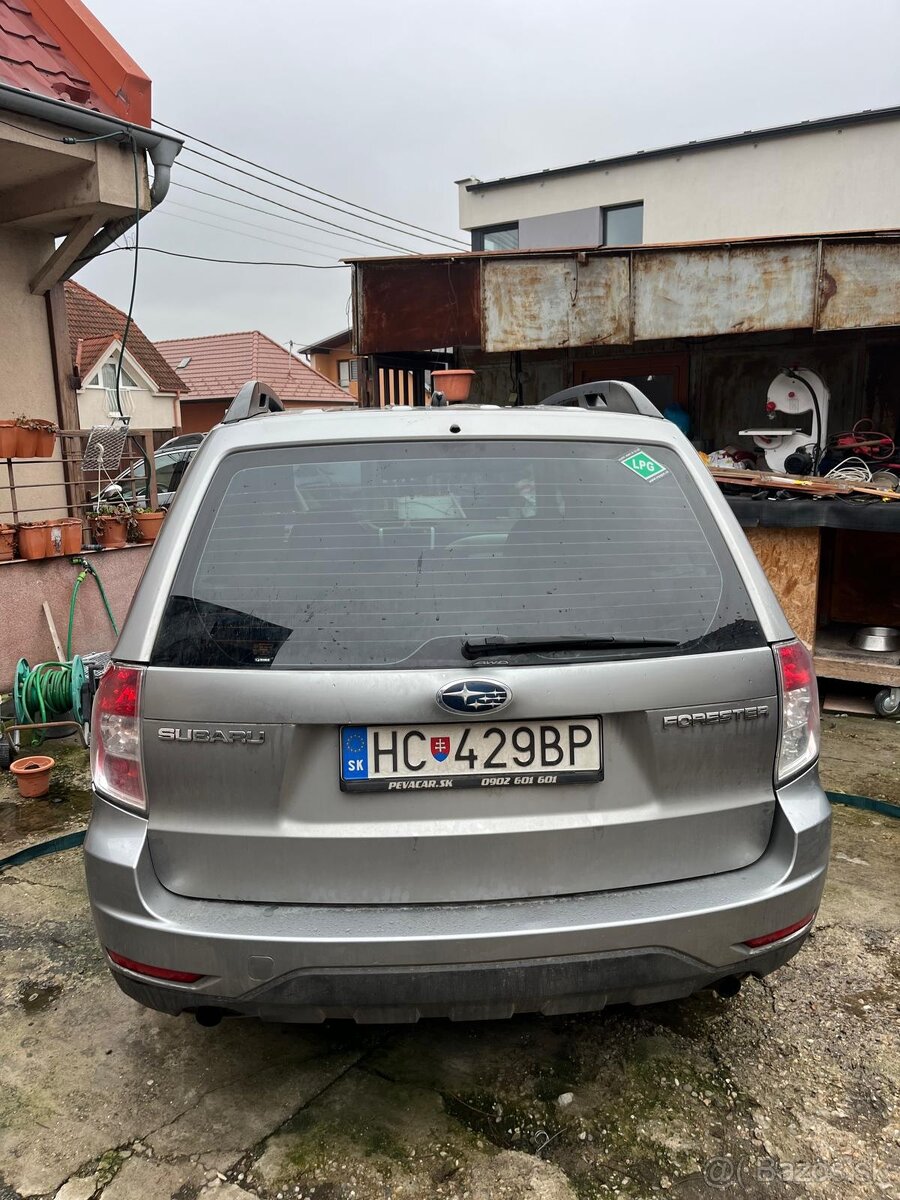 Subaru forester2. 0 benzin plus lpg, rozpredam, predam vcelk - 2