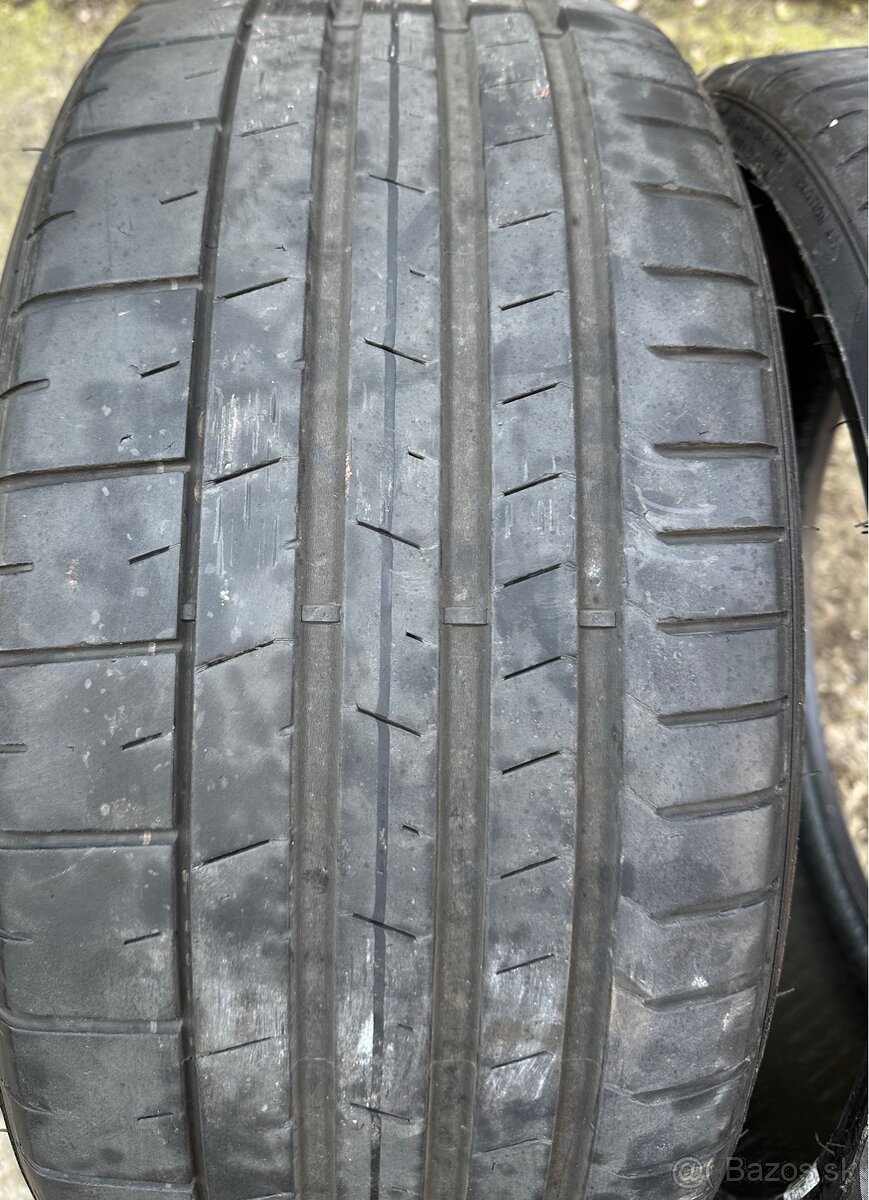Pirelli P Zero 245/30 r20 - 2