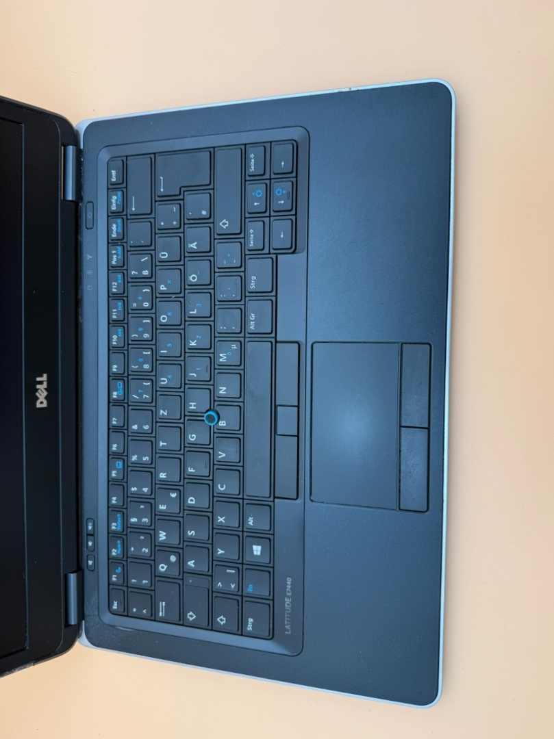 Dell Latitude E7440 / i5 / 8GB RAM / SSD / Win 11 Pro - 2