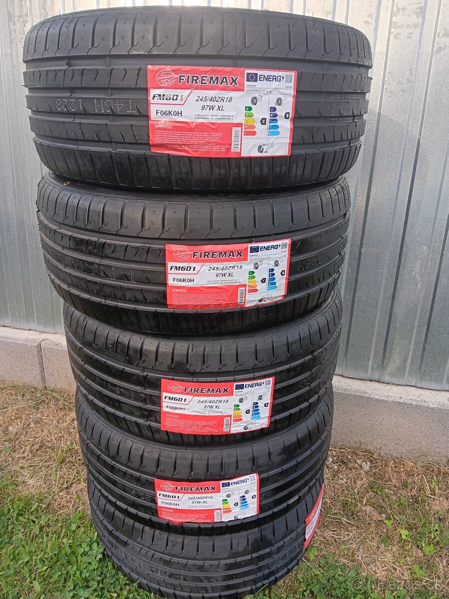 245/40R18 - 2