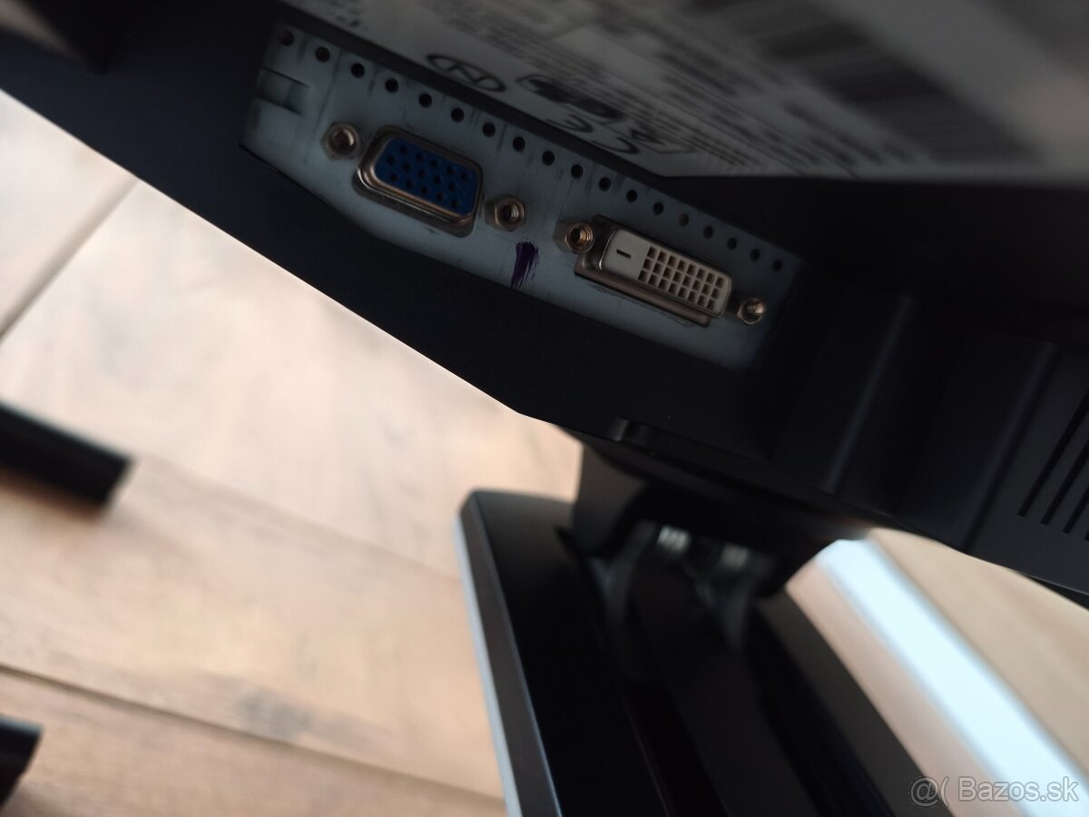 Samsung SyncMaster 940BW monitor - 2